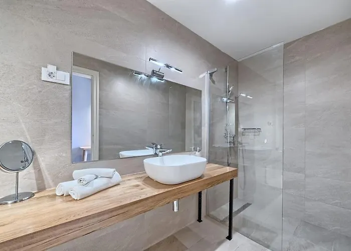 Blue Bay فيلة Sutomiscica