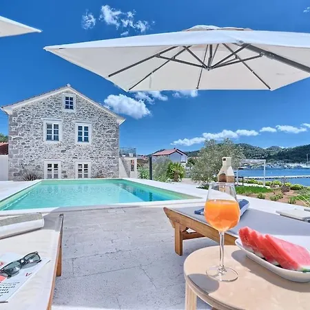 Villa Blue Bay Sutomiscica